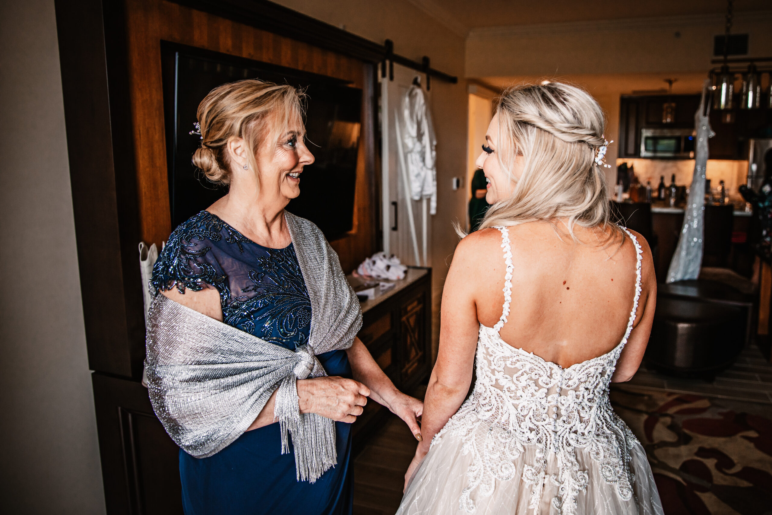 mother of the bride and daughter